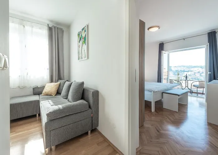 South Wind Apartment *